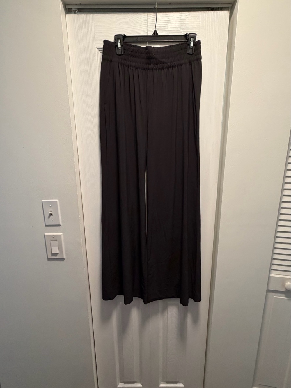 Vuori Villa Wide-Leg Pants - Like New!